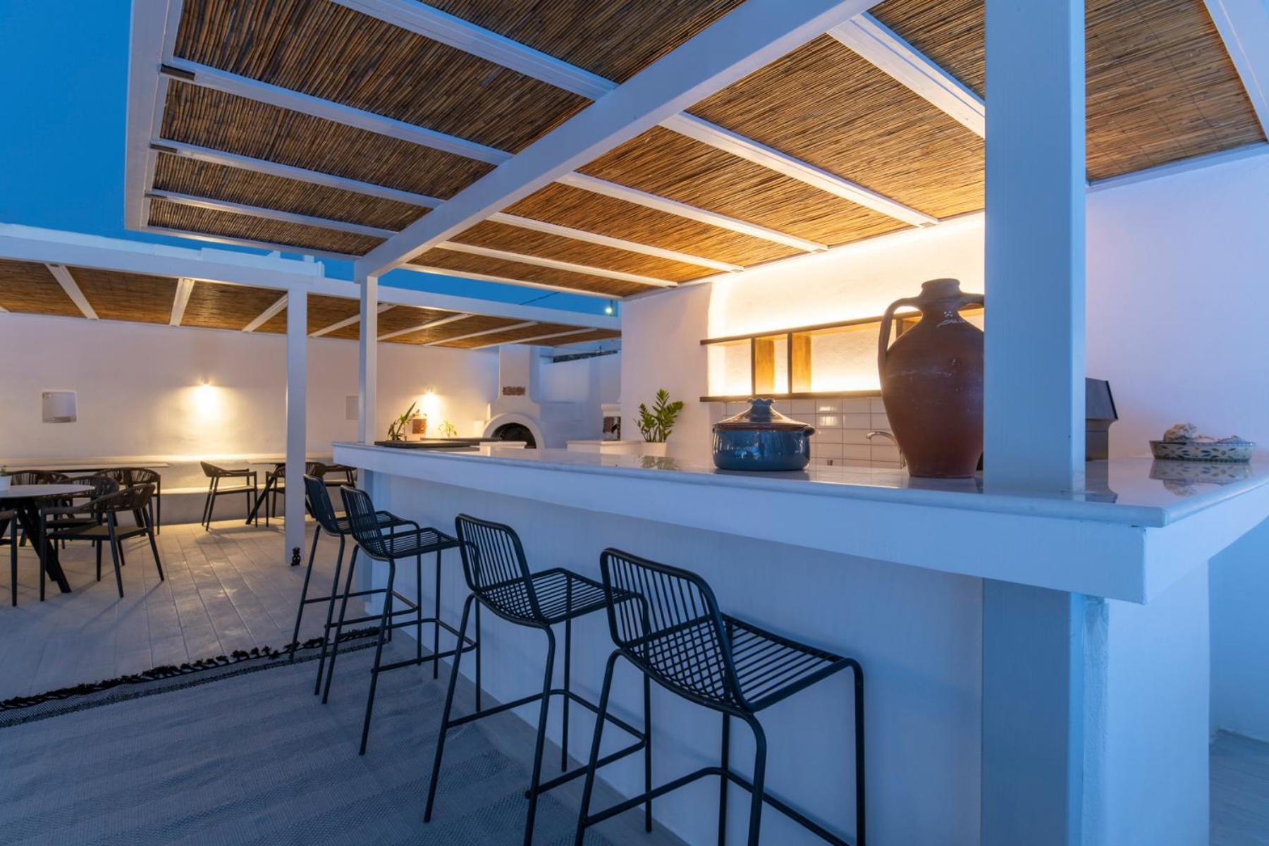 Quartano Suites By Heliessa, Adults Only Náousa Exterior photo