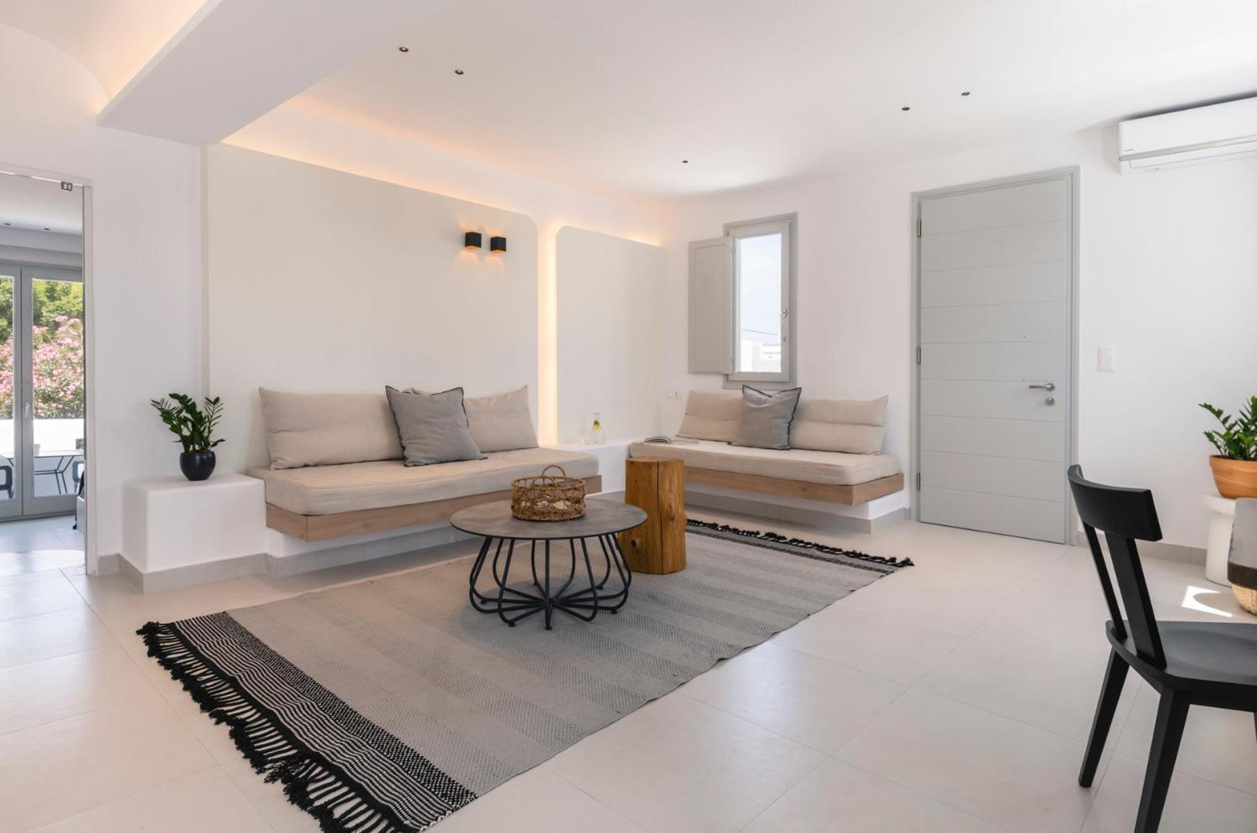 Quartano Suites By Heliessa, Adults Only Náousa Exterior photo