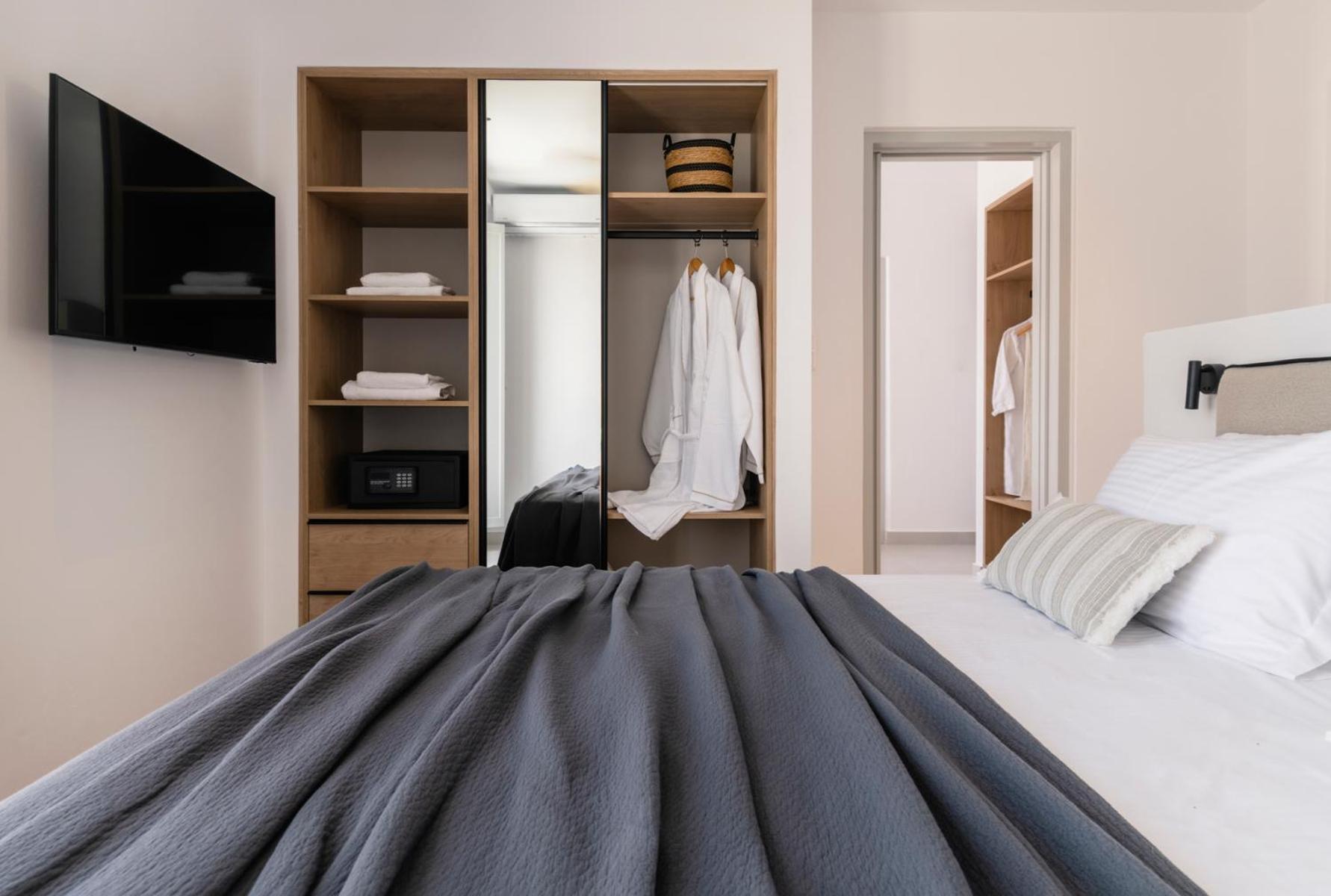 Quartano Suites By Heliessa, Adults Only Náousa Exterior photo