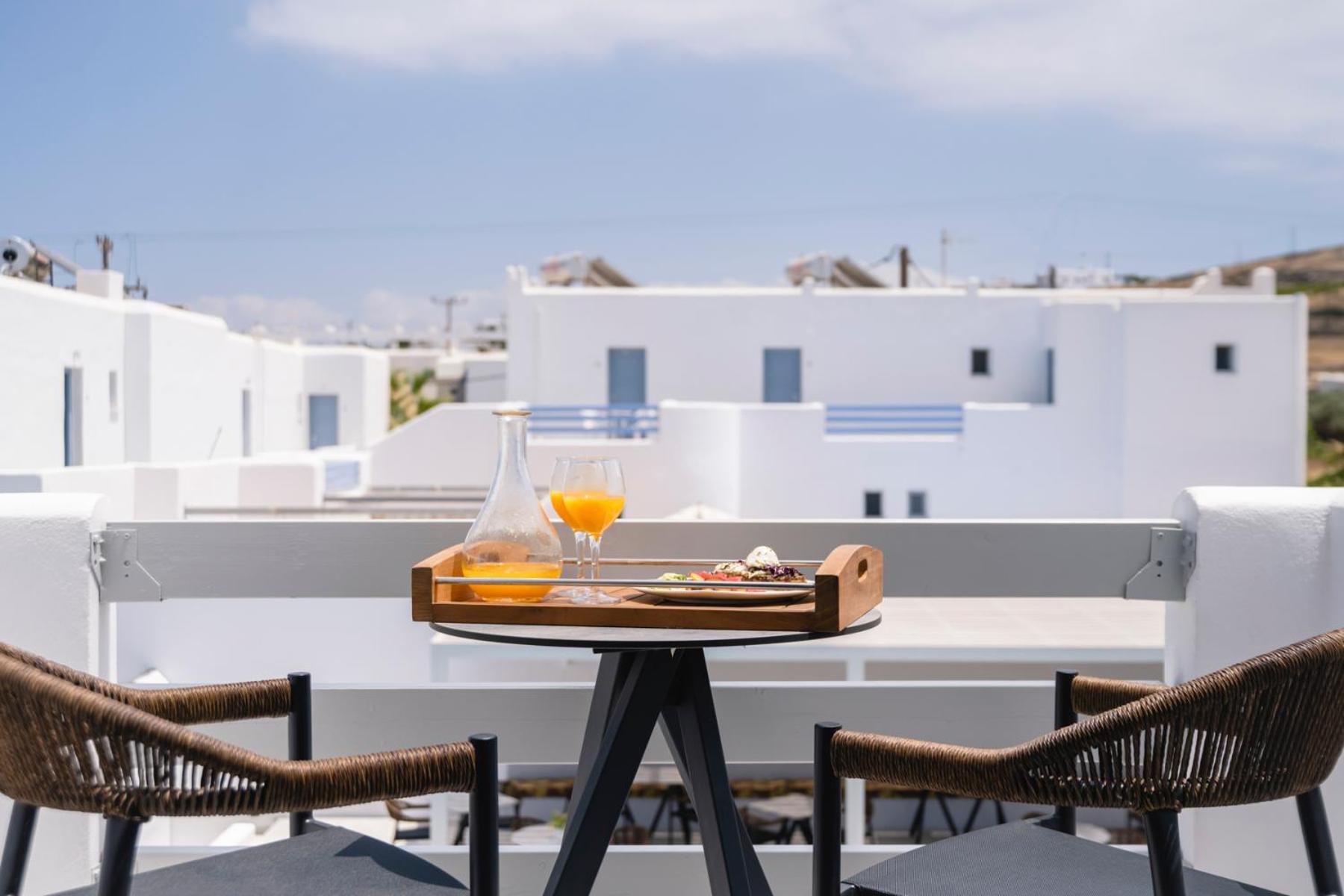 Quartano Suites By Heliessa, Adults Only Náousa Exterior photo
