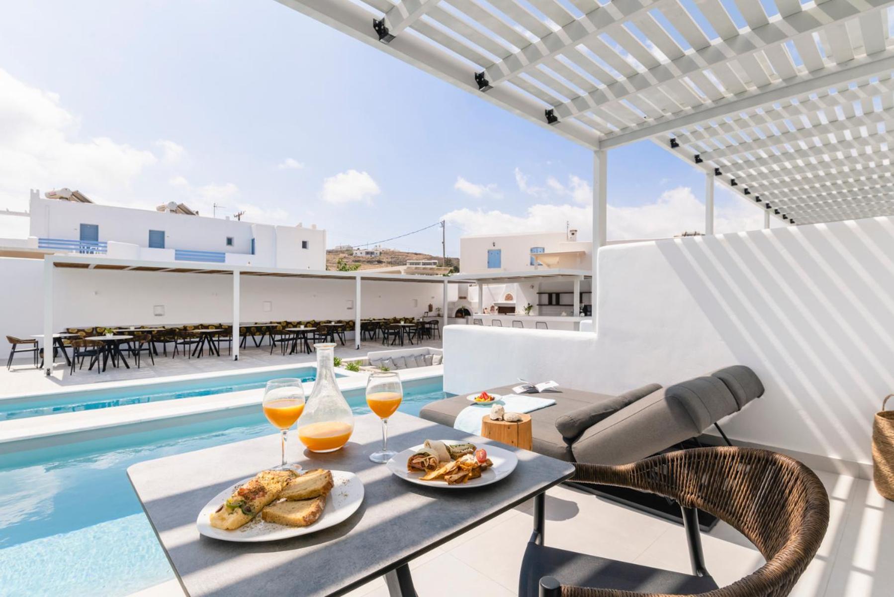 Quartano Suites By Heliessa, Adults Only Náousa Exterior photo