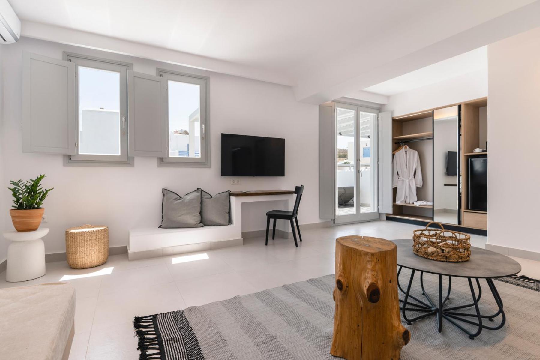 Quartano Suites By Heliessa, Adults Only Náousa Exterior photo