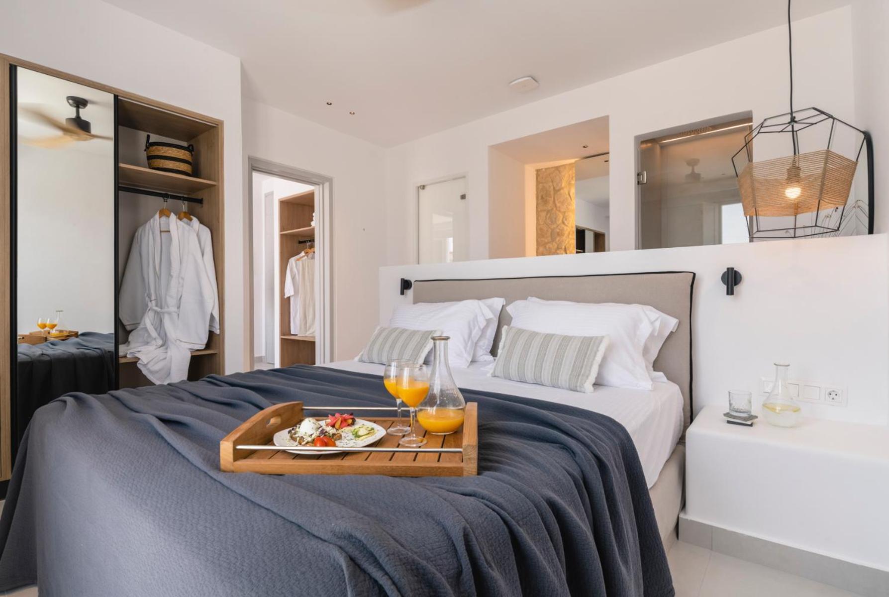 Quartano Suites By Heliessa, Adults Only Náousa Exterior photo