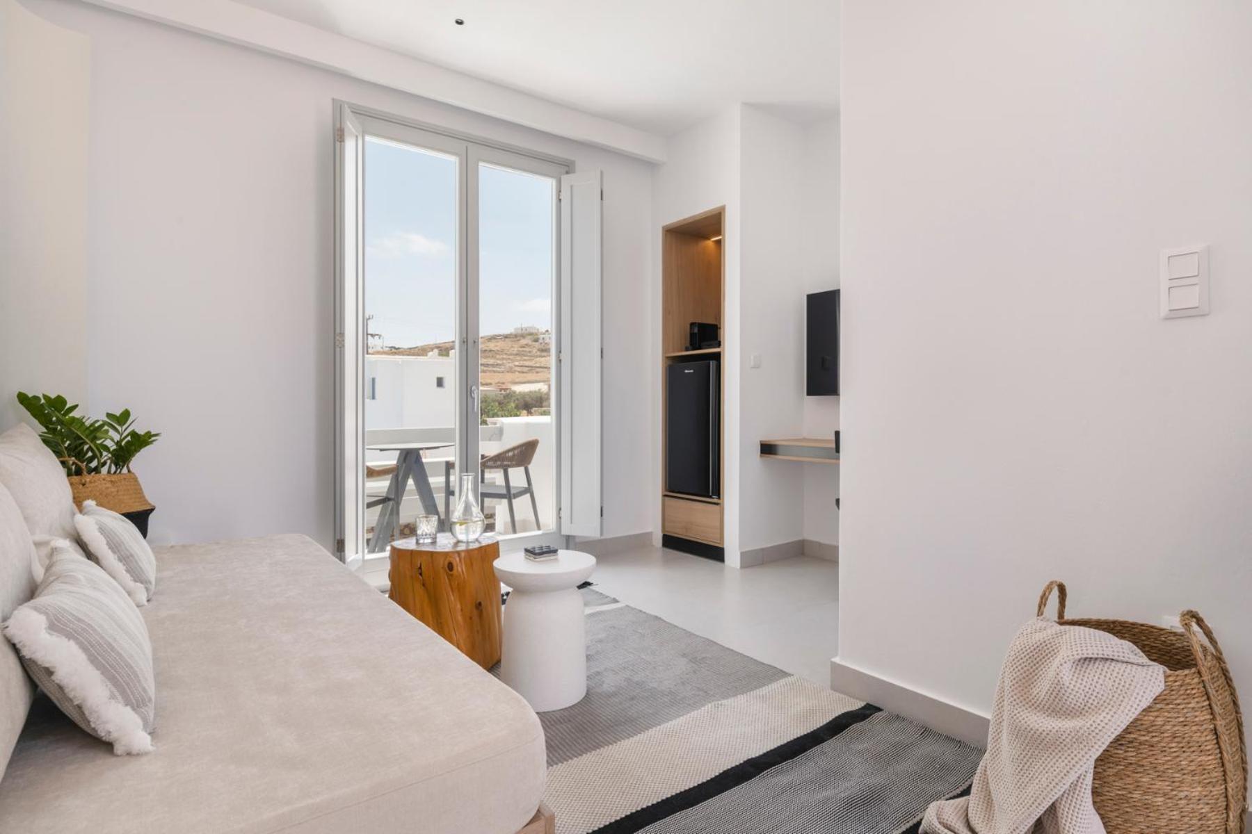 Quartano Suites By Heliessa, Adults Only Náousa Exterior photo
