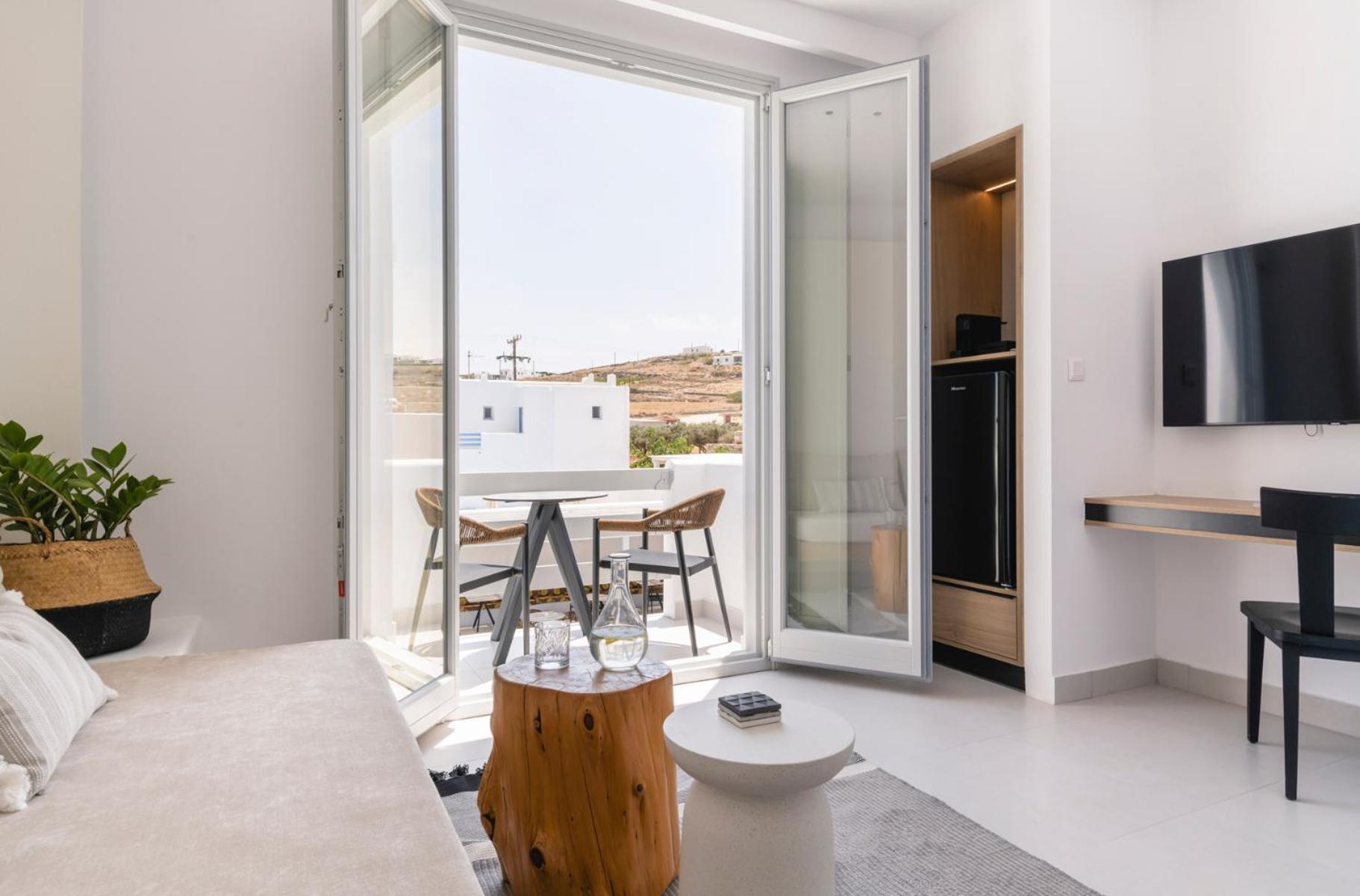 Quartano Suites By Heliessa, Adults Only Náousa Exterior photo