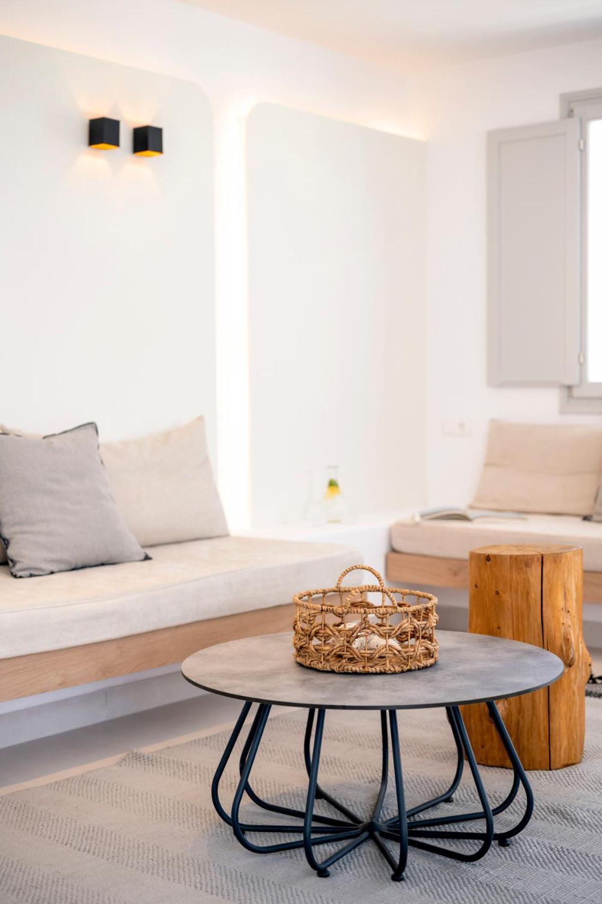 Quartano Suites By Heliessa, Adults Only Náousa Exterior photo