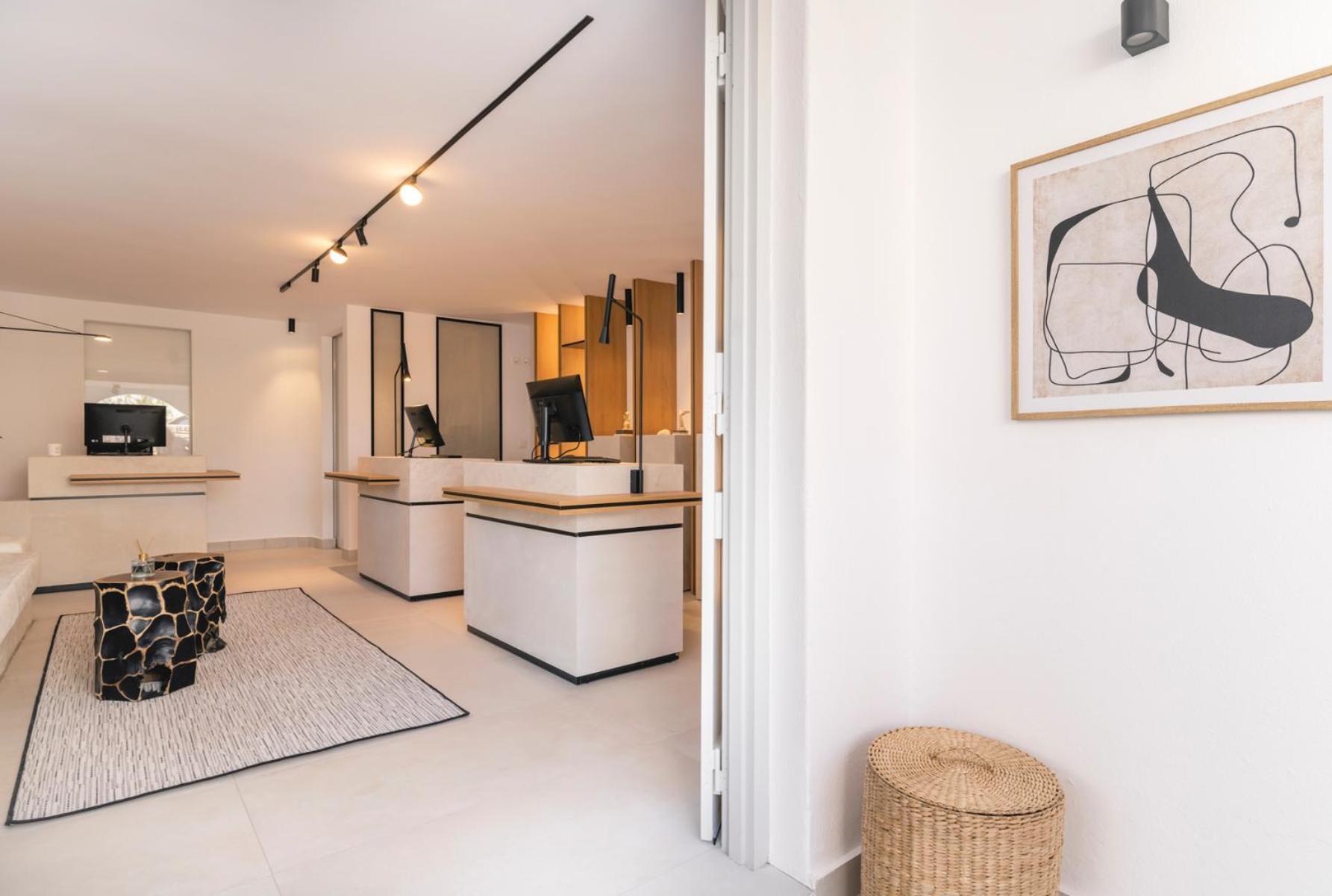 Quartano Suites By Heliessa, Adults Only Náousa Exterior photo