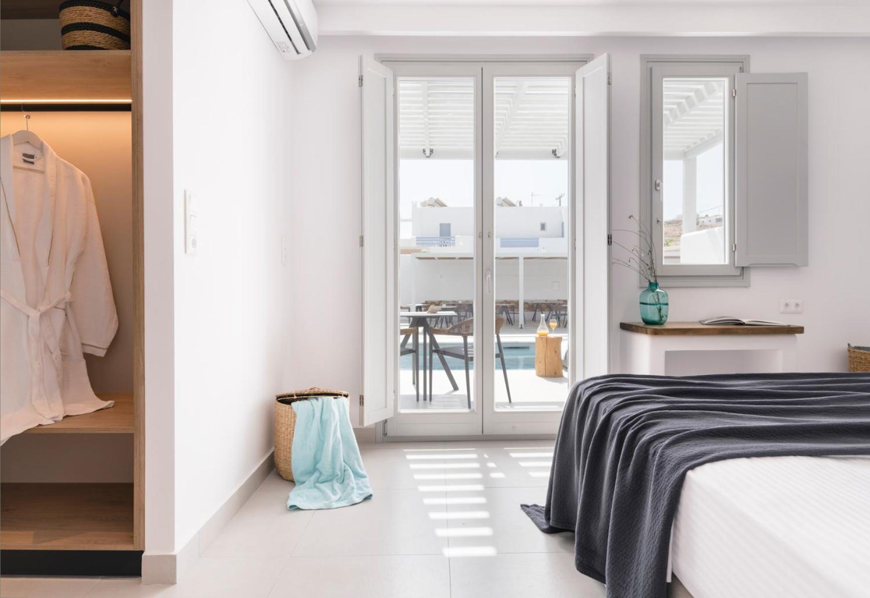 Quartano Suites By Heliessa, Adults Only Náousa Exterior photo